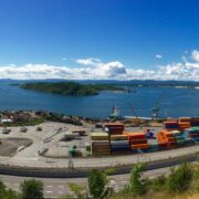 Kongshavn godsterminal sett fra land og ut mot fjorden