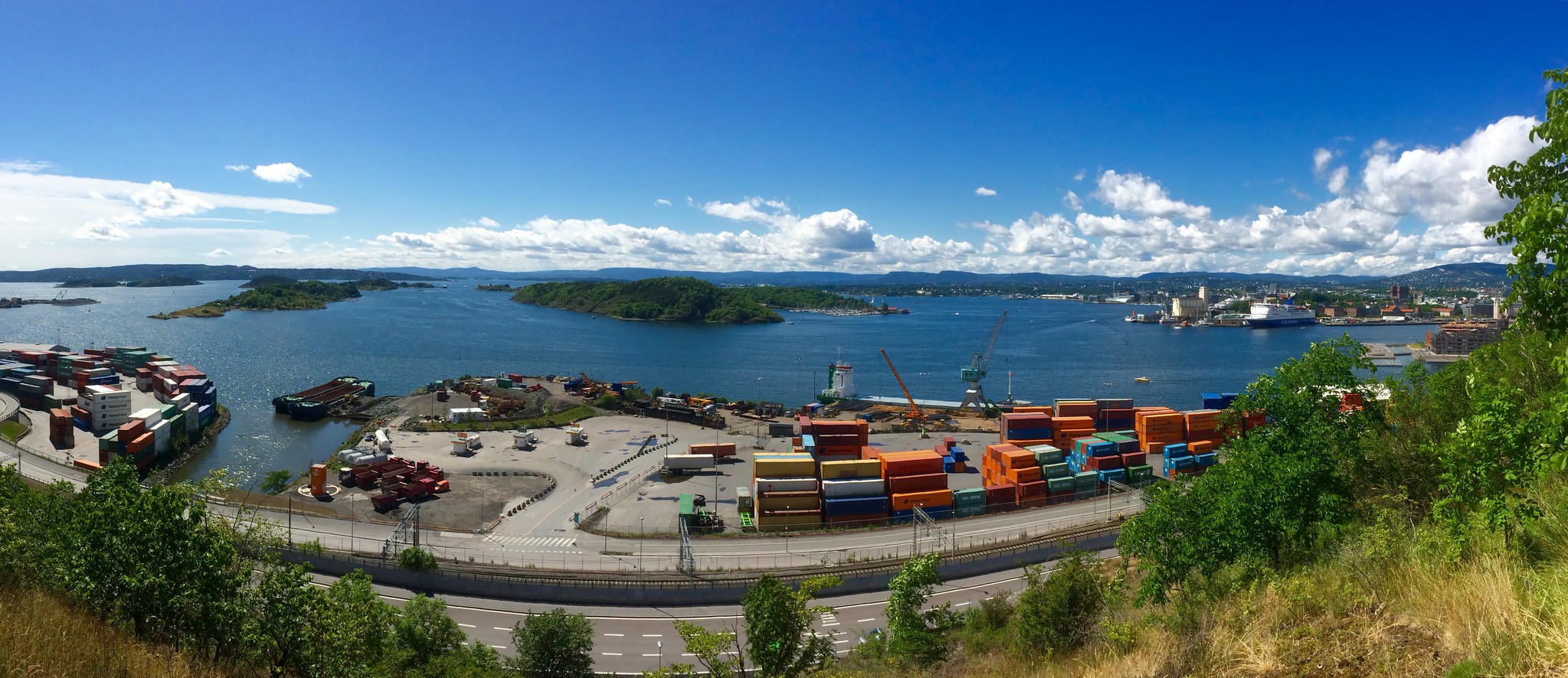Kongshavn godsterminal sett fra land og ut mot fjorden